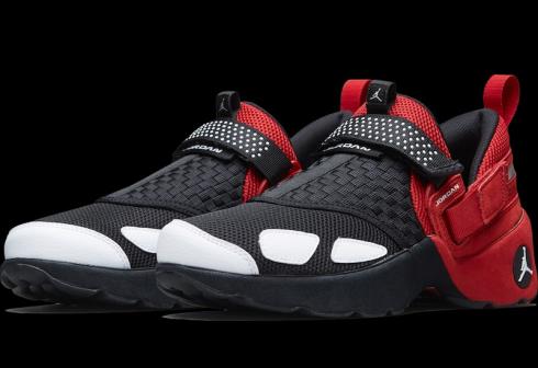 Jordan trunner lx black red clearance