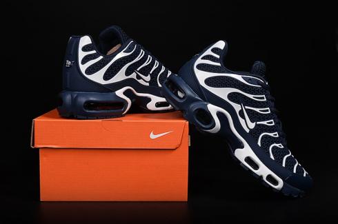 nike air max plus navy blue and white