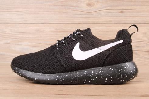 nike roshe run white and black