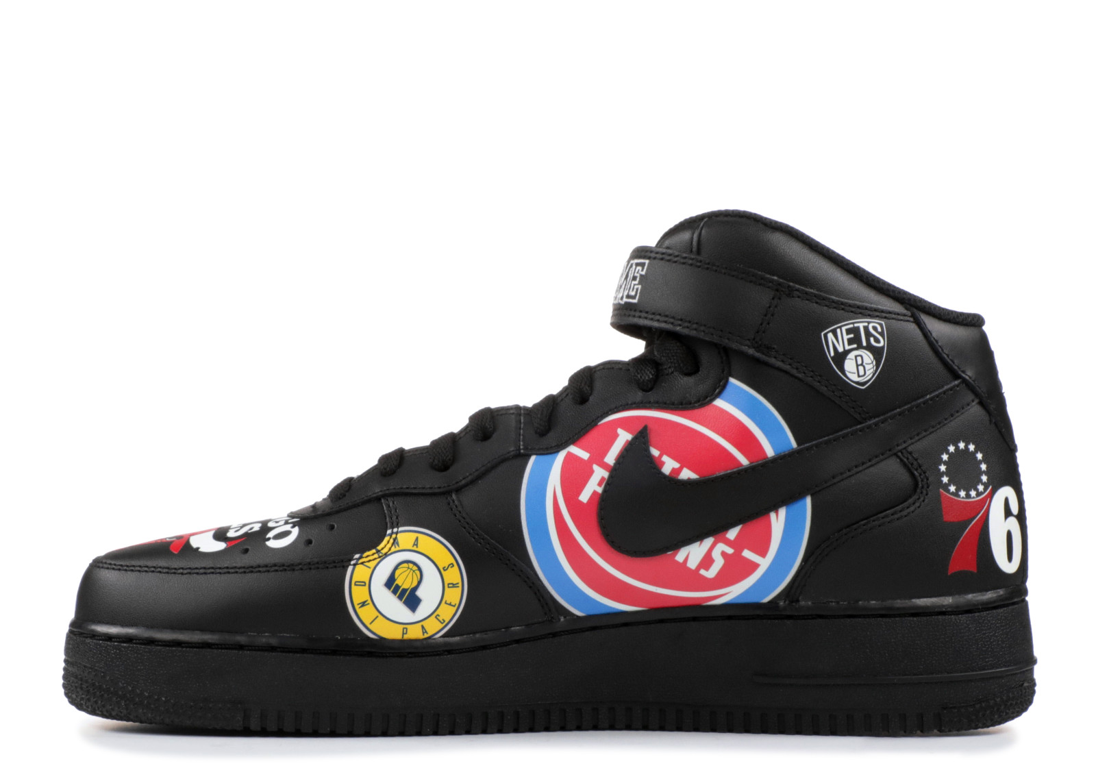 Supreme air force 1 black. Nike Air Force 1 x NBA. Supreme NBA Nike Air Force 1 Mid 07 Black. Коллаборация Nike Supreme. Air Force Supreme NBA