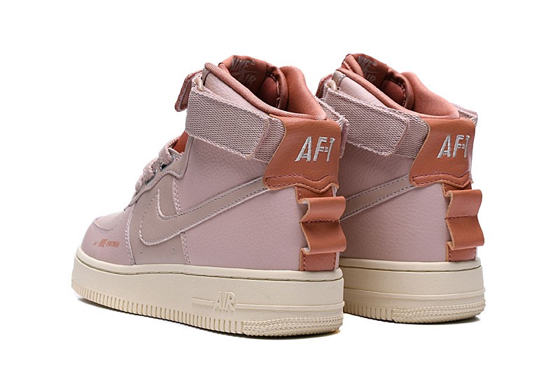 nike utility pink