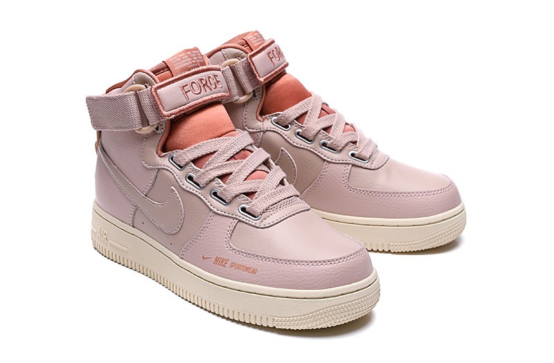 nike utility pink