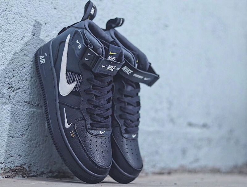 navy blue and white nike air