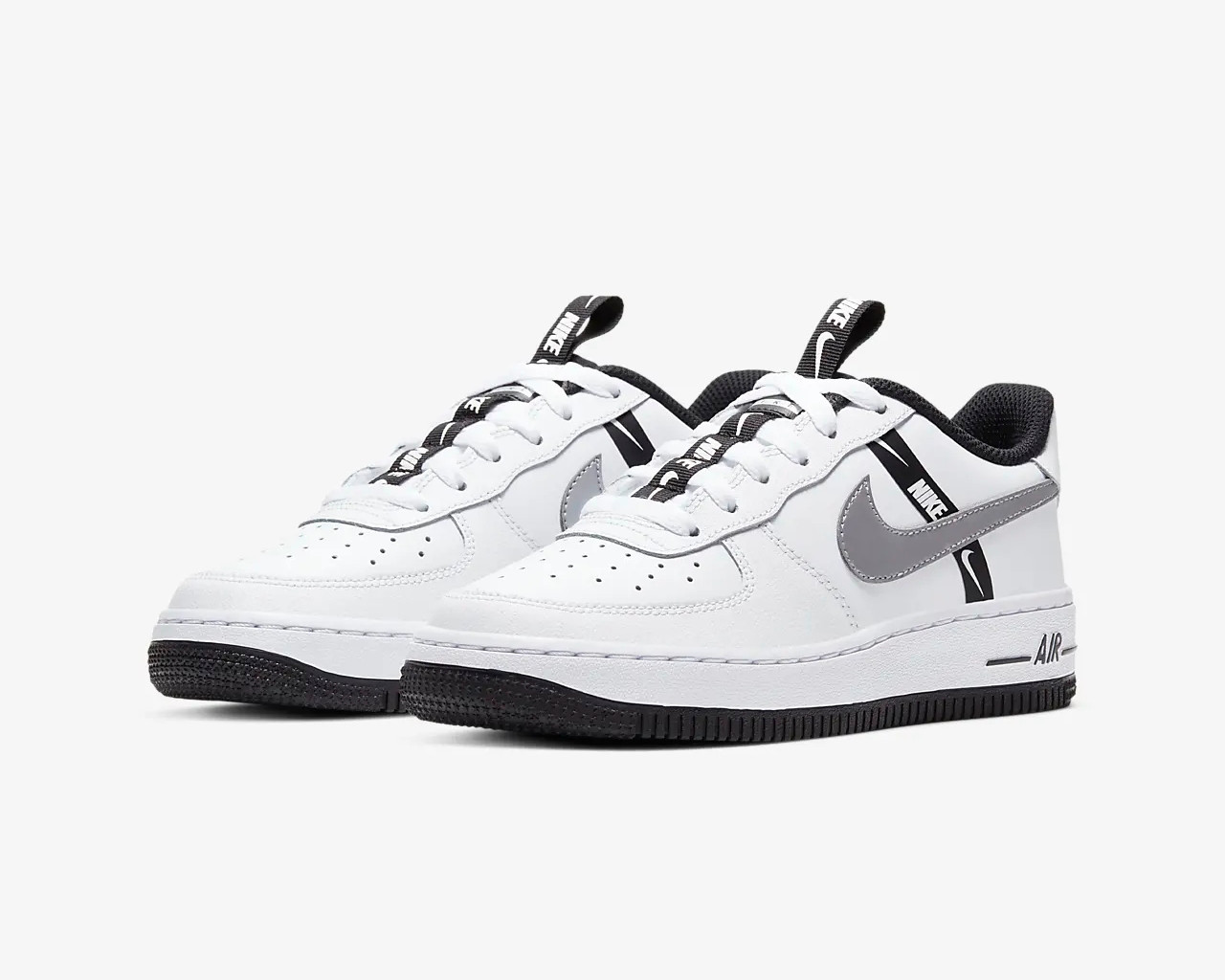 nike force 1 lv8 size 5
