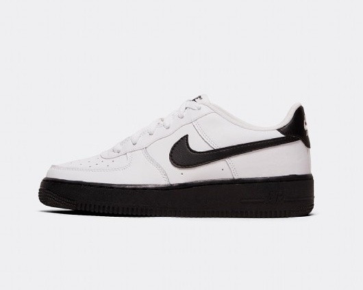 black nikes with white soles