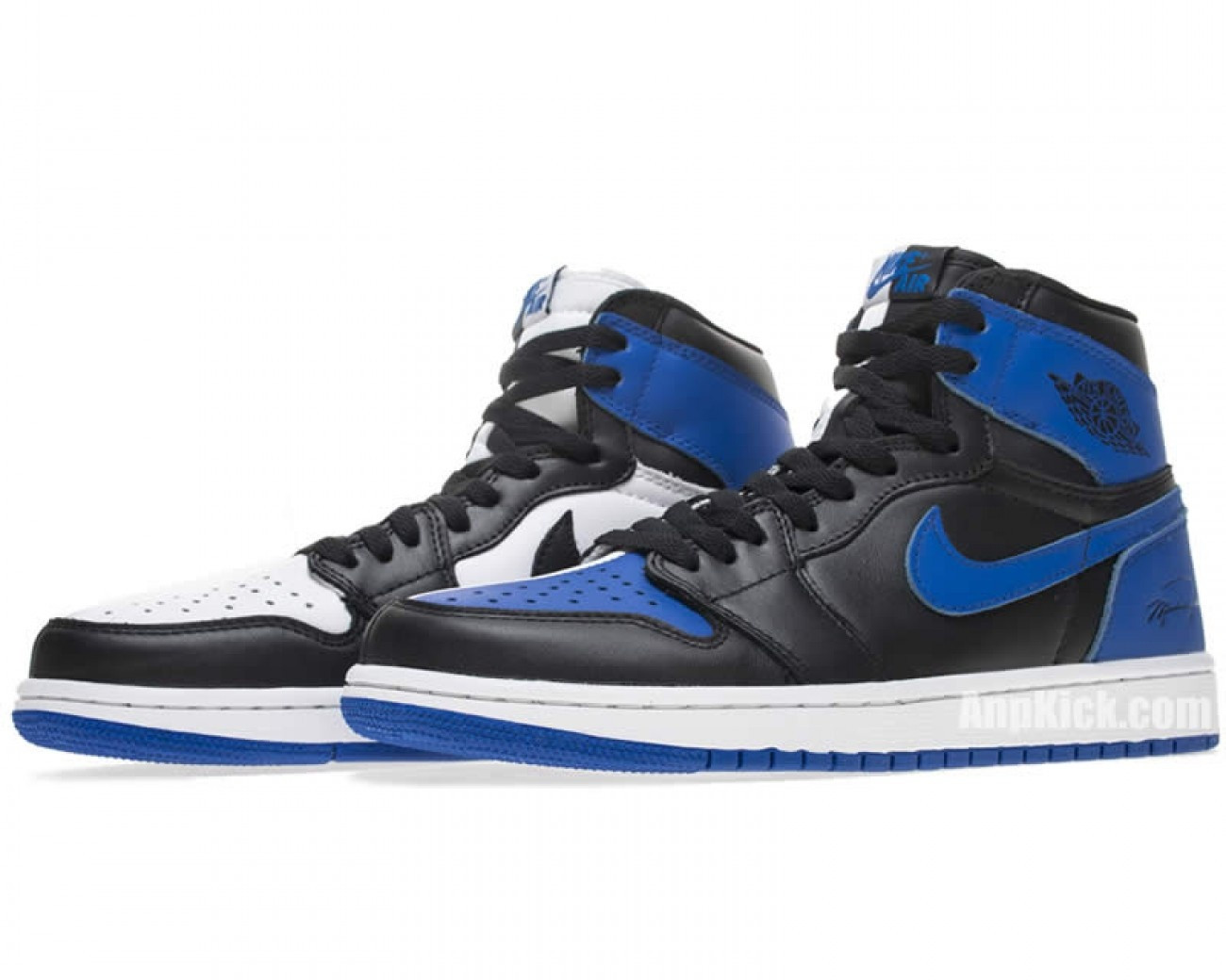 royal blue and white basketball shoes