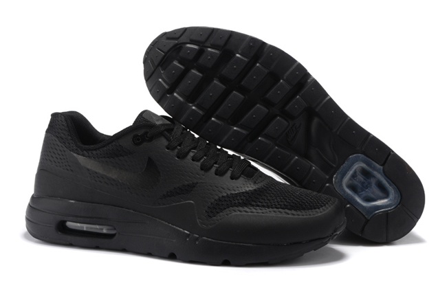 {keywor d} air max 1 ultra essential