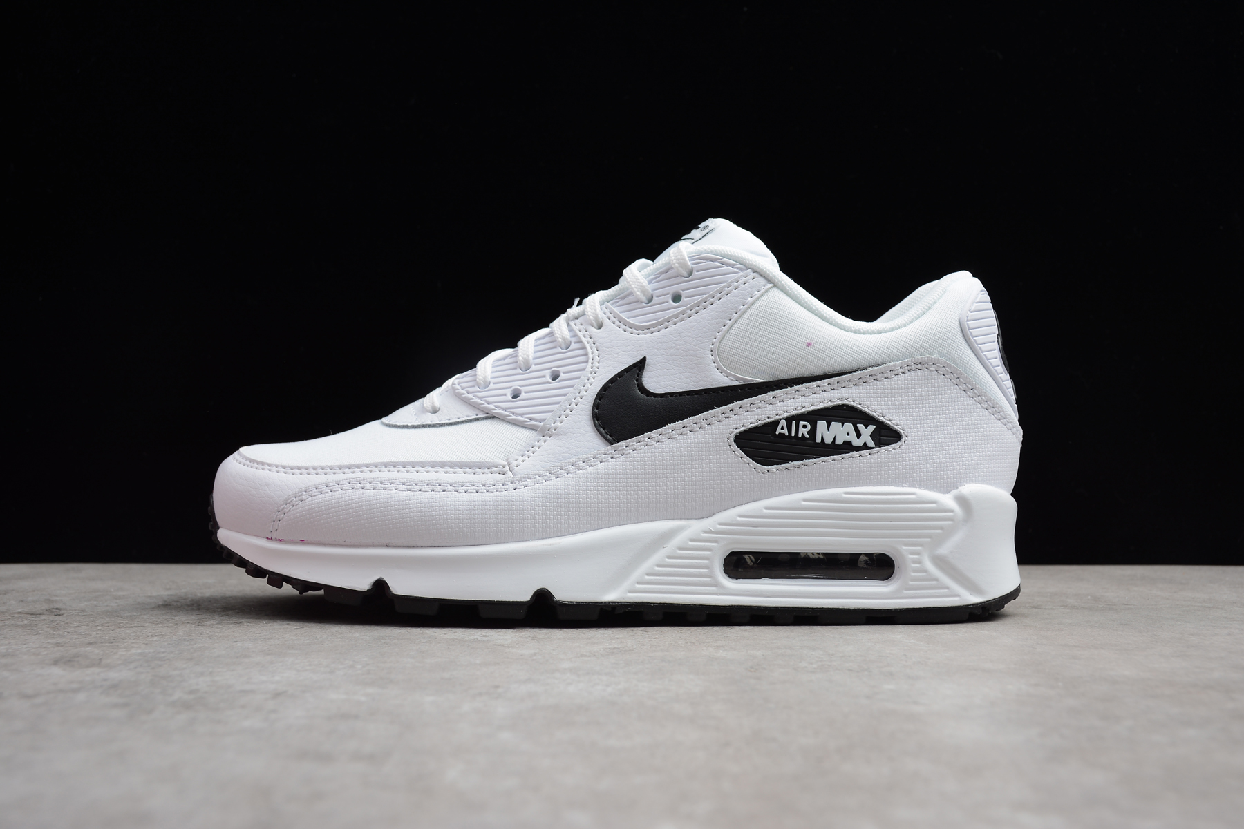 white air max 90 black tick