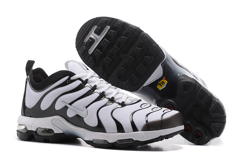 nike requin tn noir et blanc nike requin tn noir et blanc