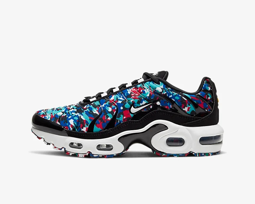 air max plus black and red