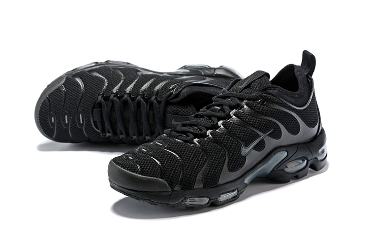 nike tn black size 9