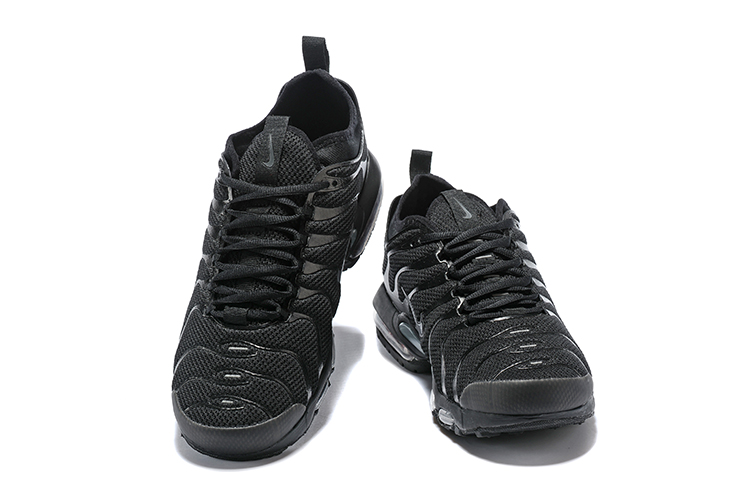 all black tn nike