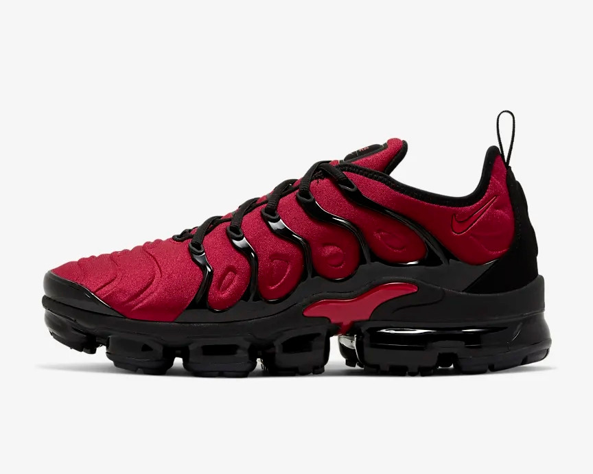 white and university red vapormax