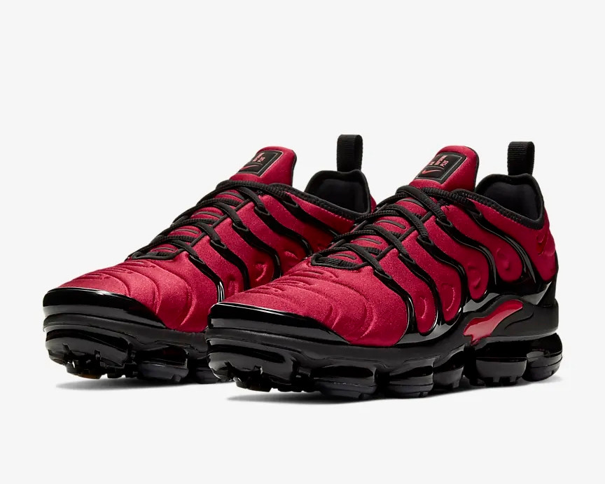 air vapormax plus university red