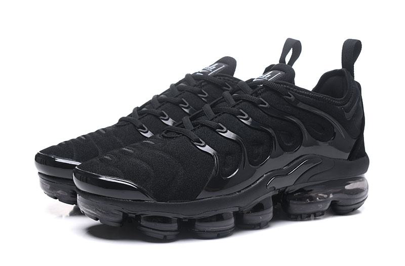 nike vapormax plus junior black