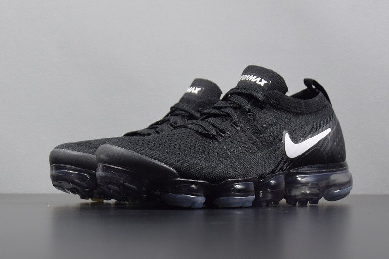 vapormax 2.0 black and white