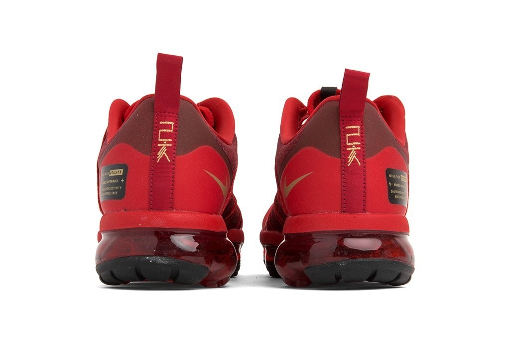 nike vapormax run utility red