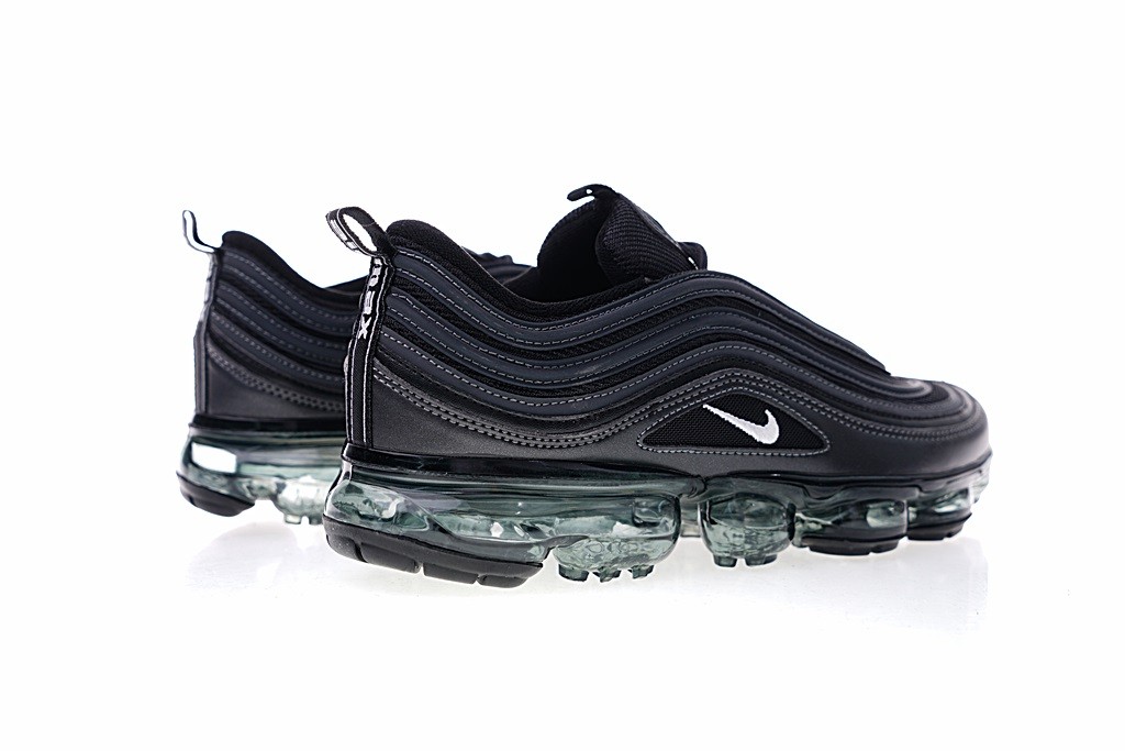 black reflective vapormax