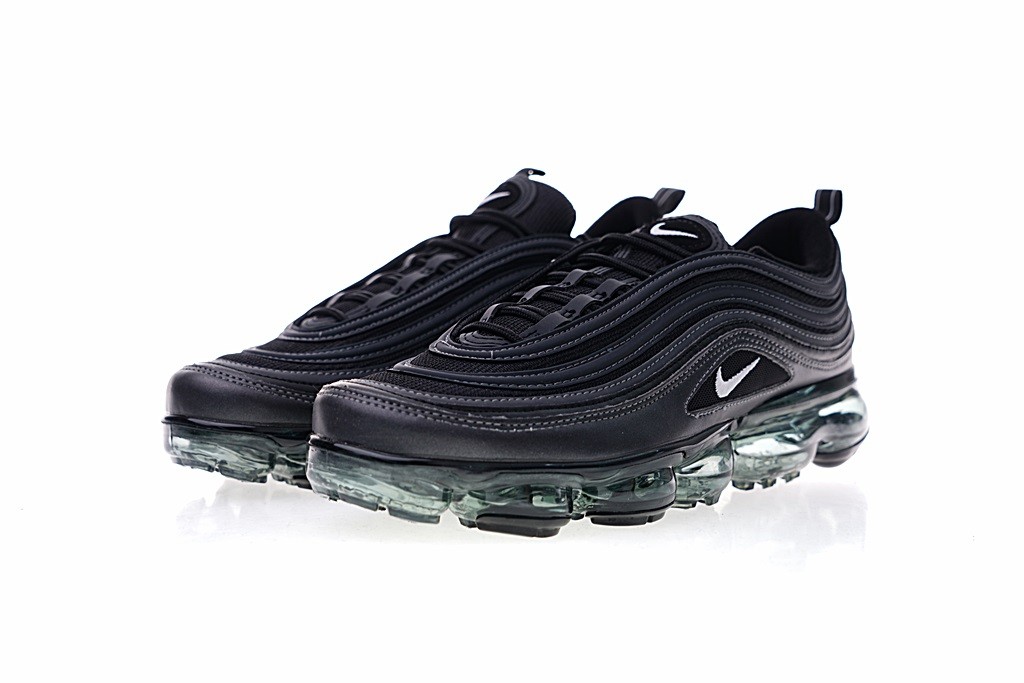 black reflective vapormax