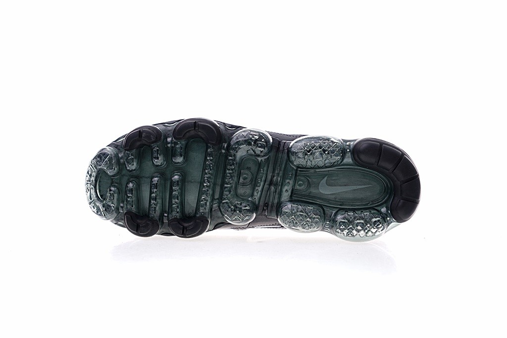 black reflective vapormax