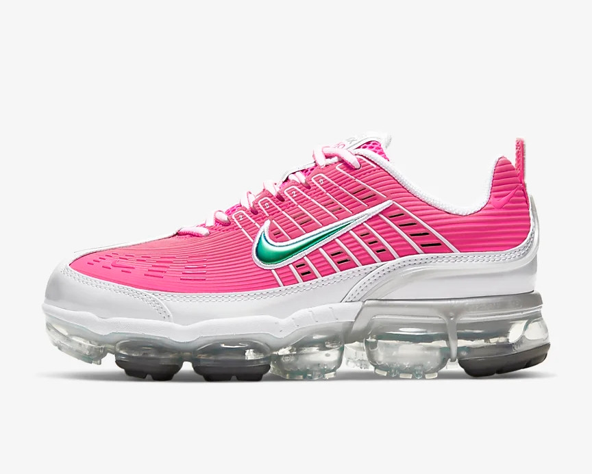 pink cleats soccer
