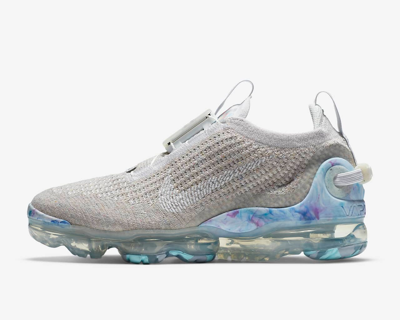 nike vapormax light blue and white