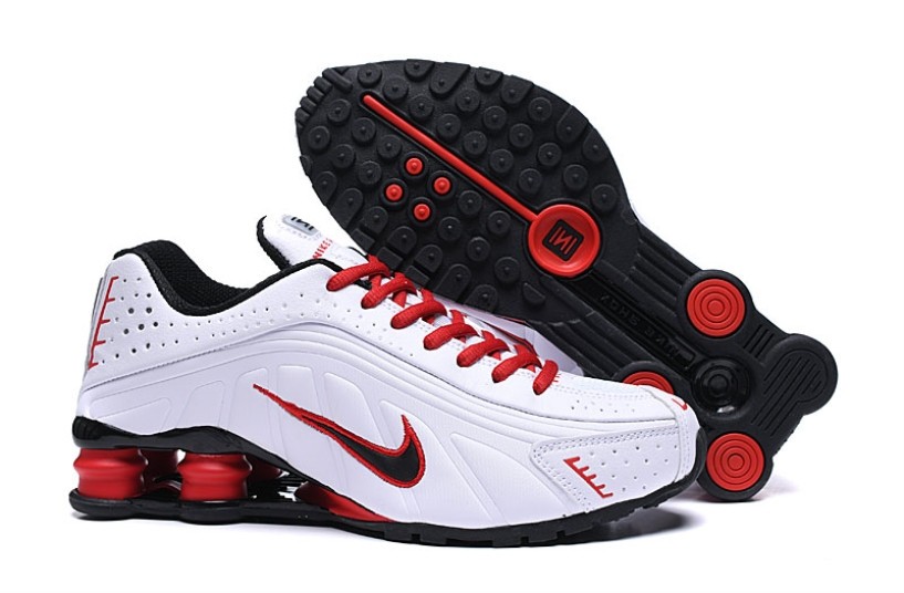 do nike shox r4 run small