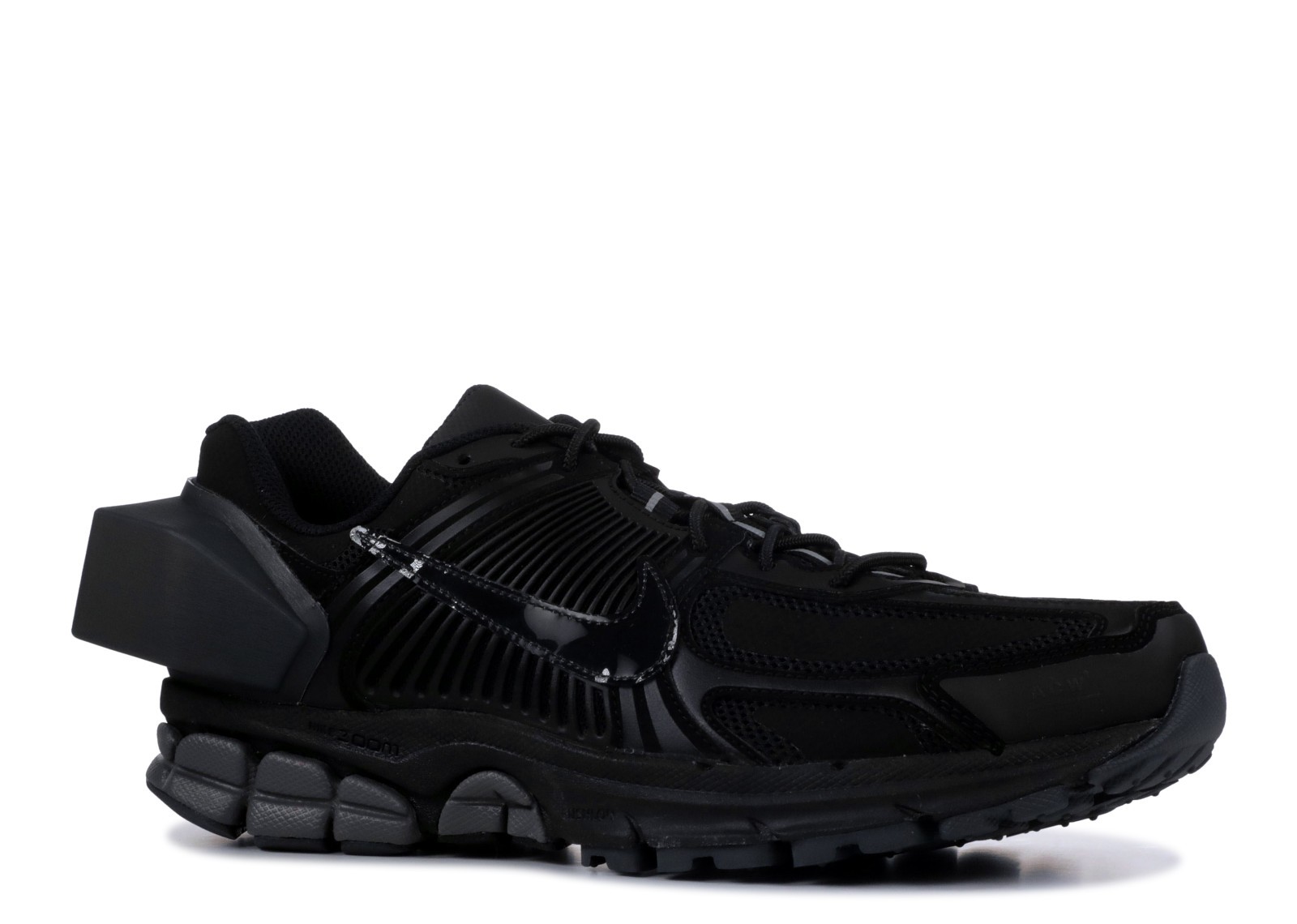 nike vomero cold wall