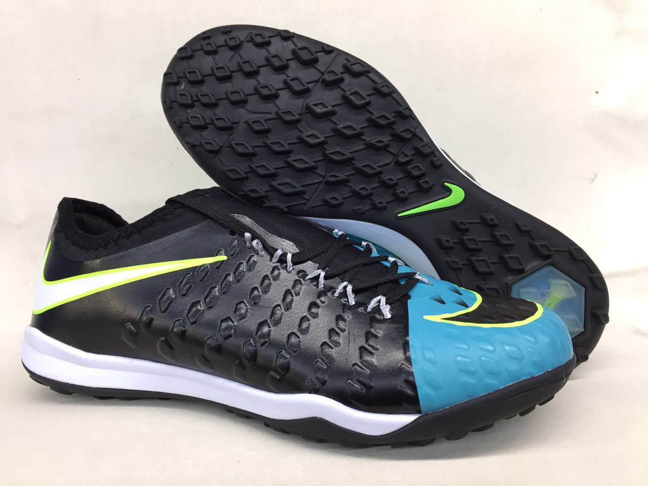 blue and black hypervenom