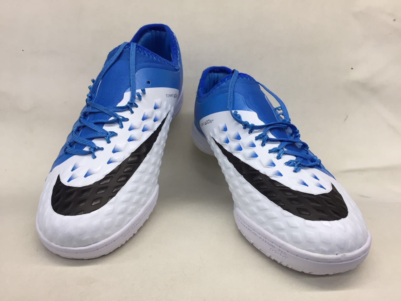 nike hypervenom white blue