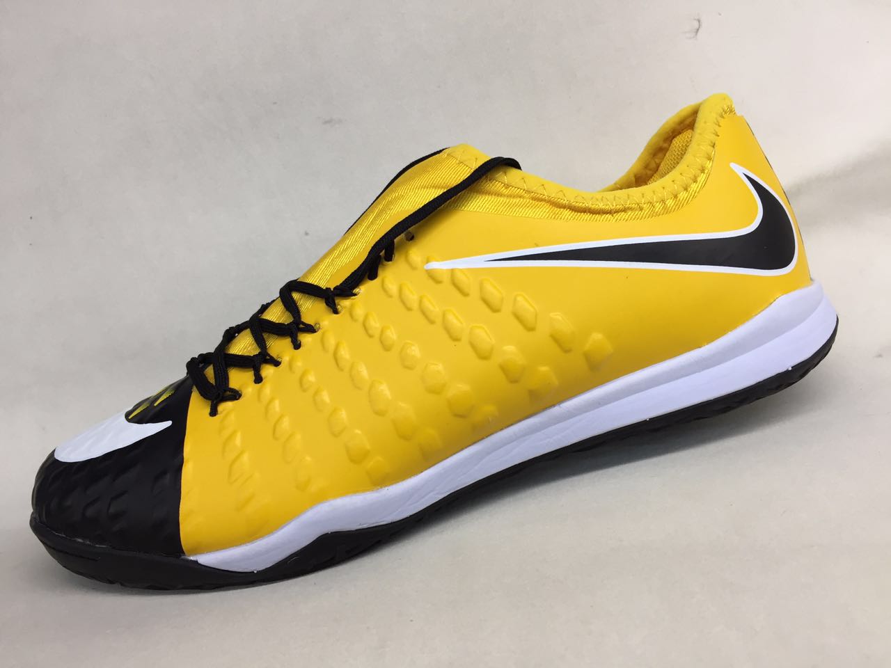 nike hypervenom yellow black