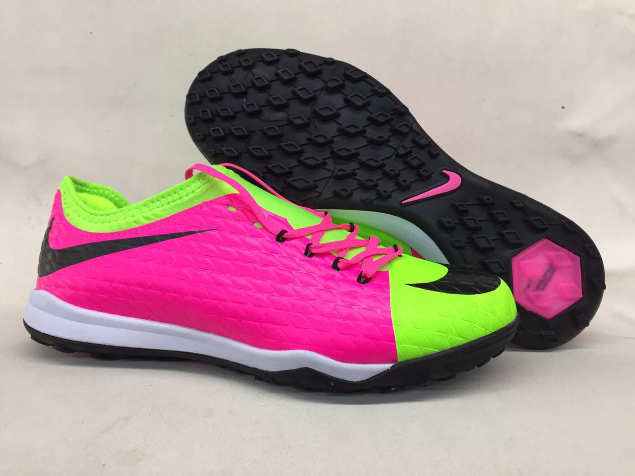 nike hypervenom green and pink