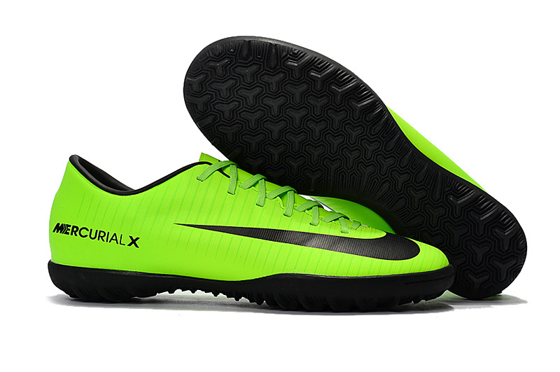 nike soccer shoes clearance