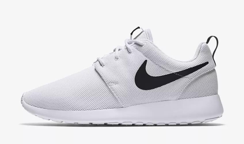 nike roshe one black and white