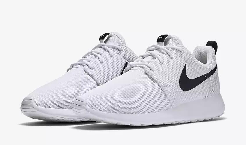 nike roshe one black and white