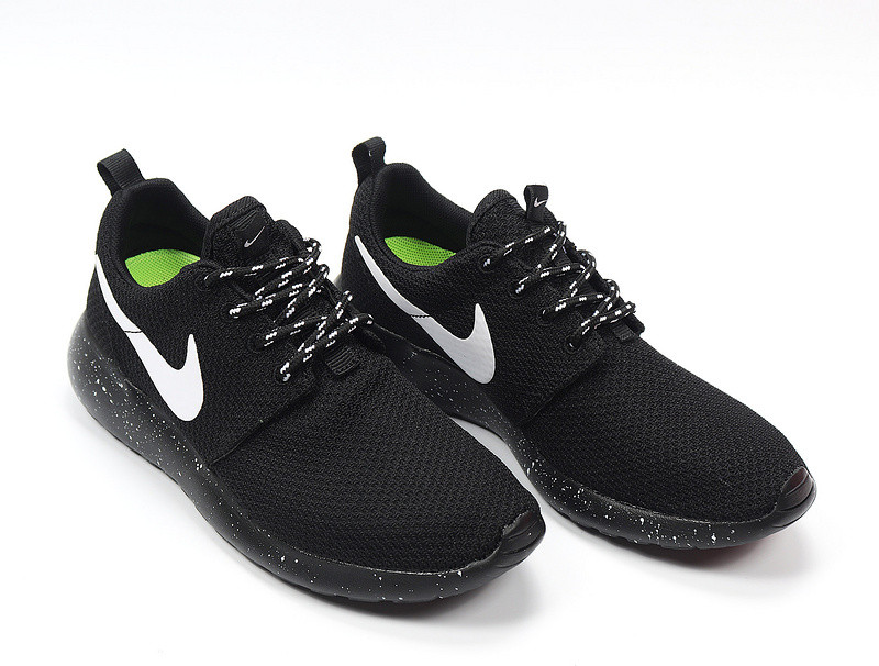 nike roshe run speckle