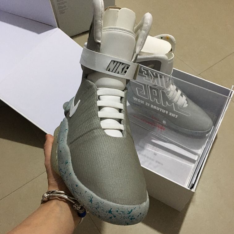 nike air mags size 15