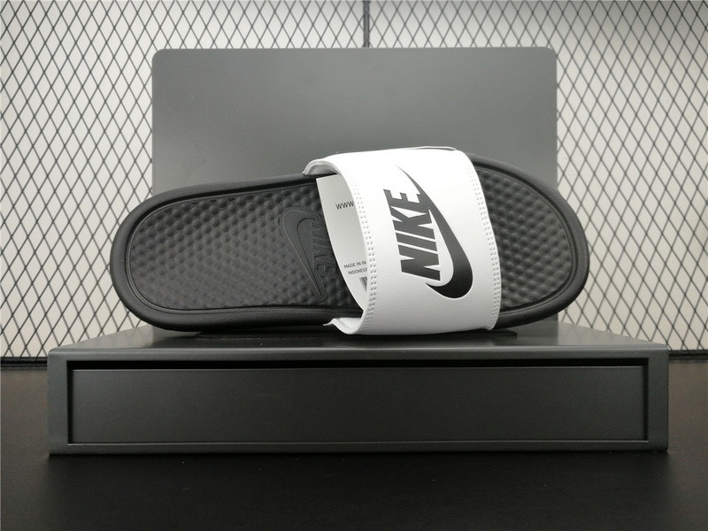 nike benassi jdi mismatch