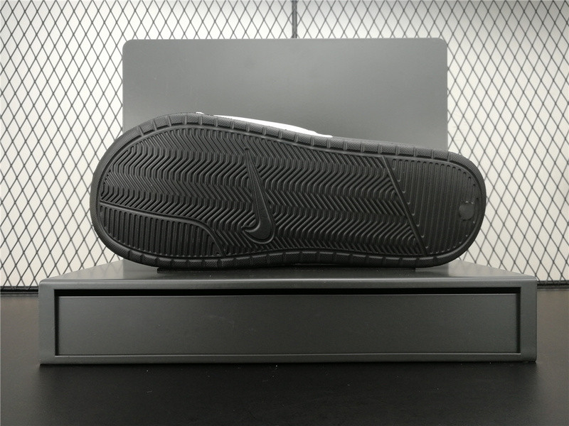 nike benassi jdi mismatch