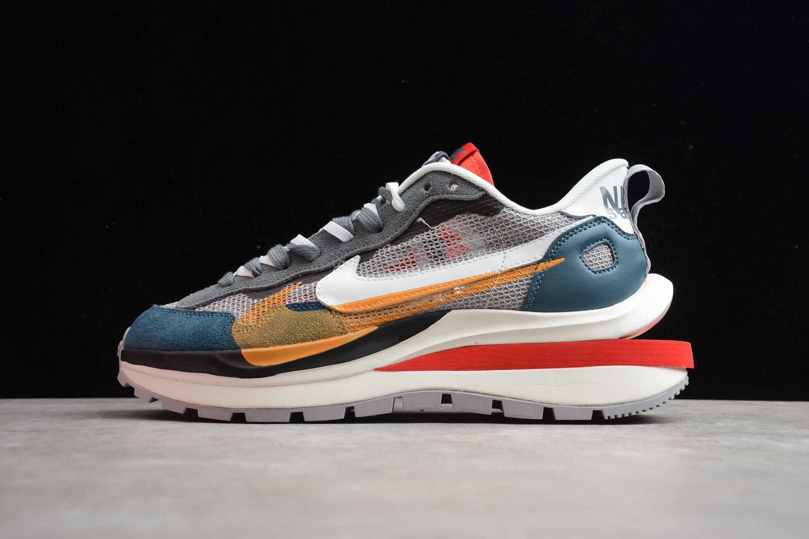 nike sacai release 2020