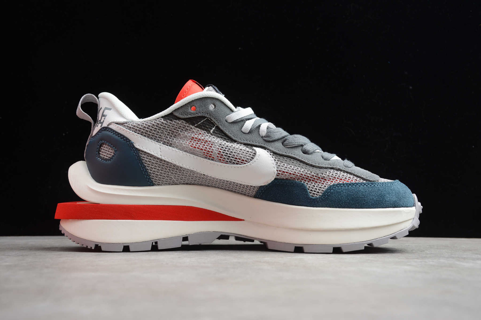 nike sacai release 2020