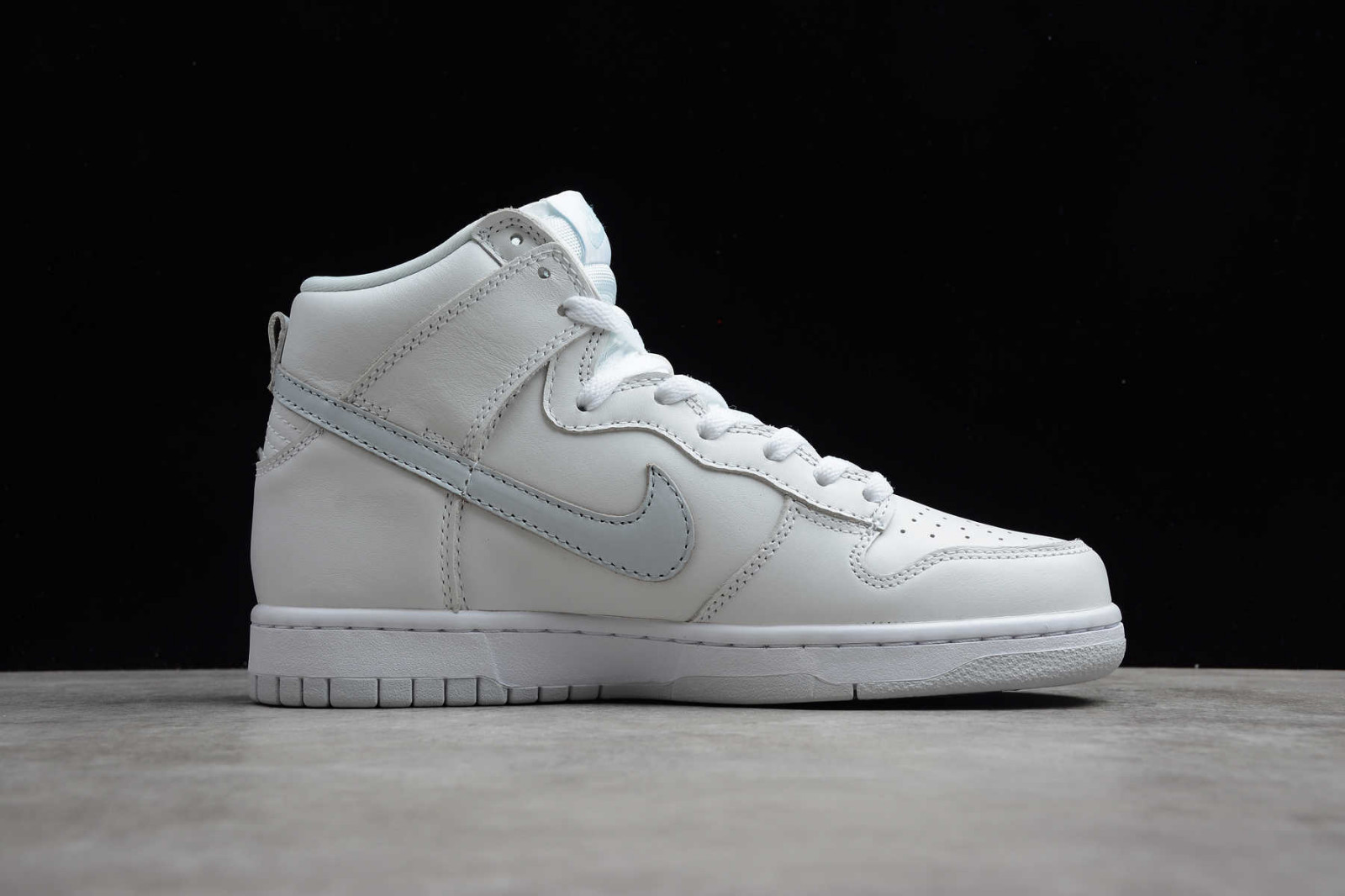 nike dunk white pure platinum