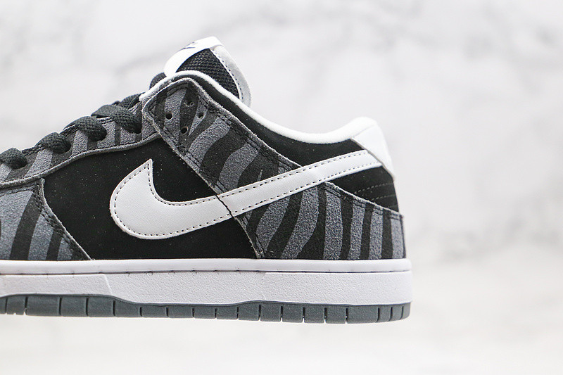 dunk low premium zebra