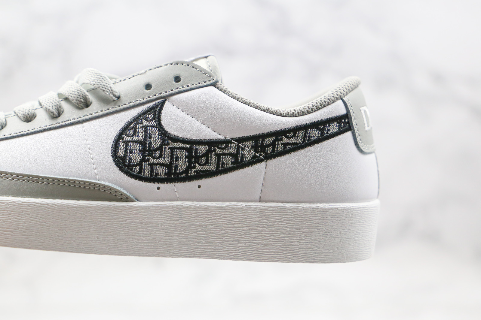 av9370 nike