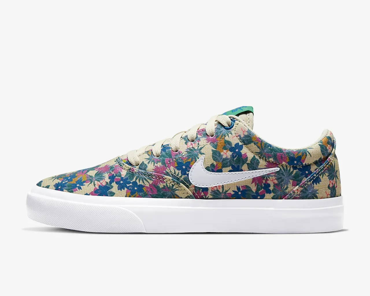 nike white green sneakers