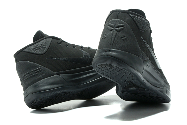 black basketball shoes