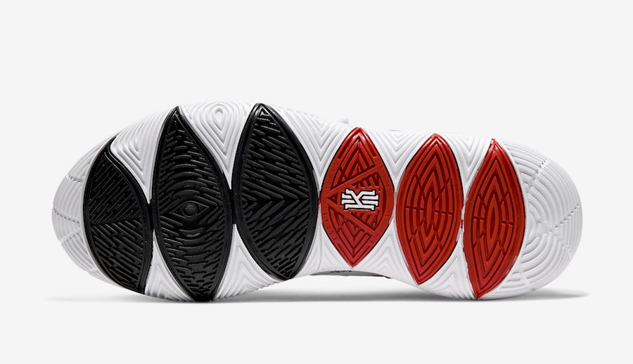 kyrie 5 sneaker room mom black