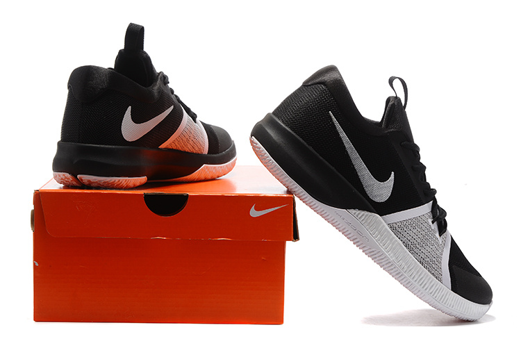 zoom assersion basketball shoes