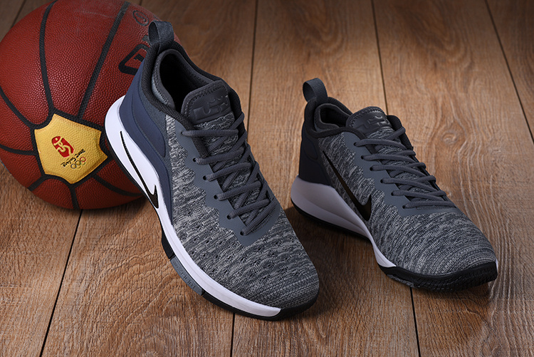 nike lebron flyknit