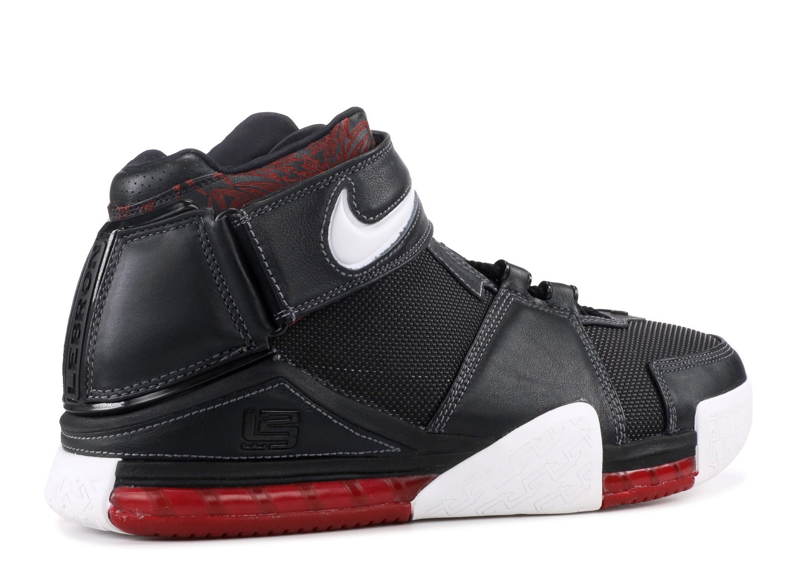 nike air zoom lebron 2